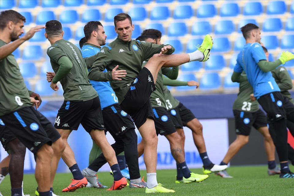 那不勒斯训练开放日;今晨临场应变引欢呼;德国杯在即;球探报告显示潜力 那不勒斯训练开放日;今晨临场应变引欢呼;德国杯在即;球探报告显示潜力